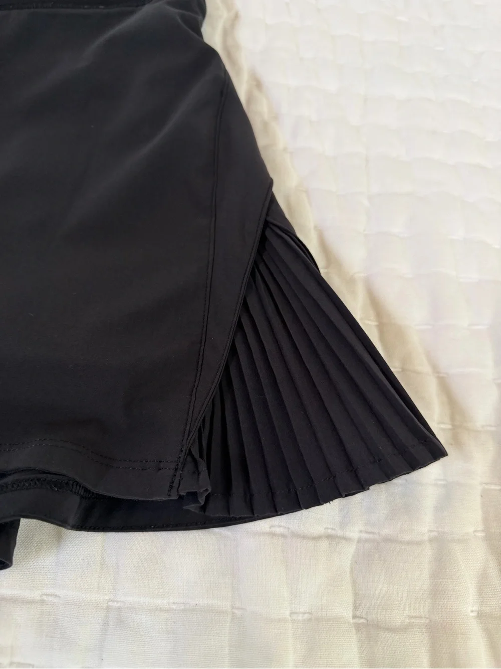Lululemon Black Play off the Pleats tennis skirt